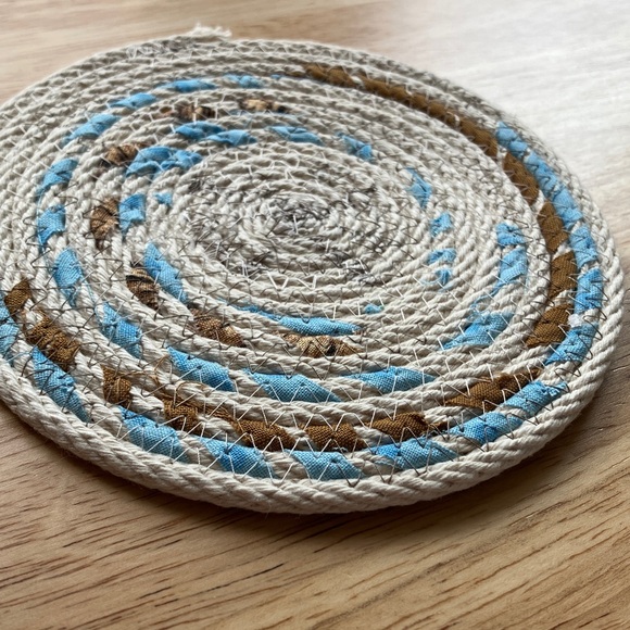 MUG RUG WITH COFFEE MUG BRAND NEW RUG IS HANDMADE - Picture 7 of 10